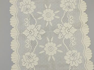 Tekstylia: Obrus 104 x 58, kolor - Biały, stan - Bardzo dobry