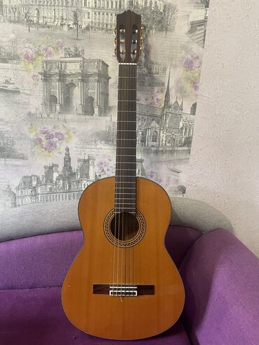 гитары в бишкеке: Продам гитару Yamaha cg151c. В идеальном состоянии. Хранилась в