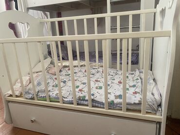 полка для детей: Продаю детскую кроватку 
Состояние хорошее пользовались 1 год