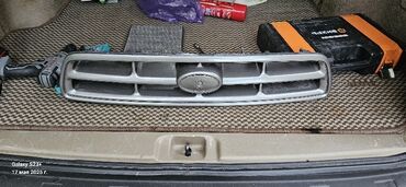 Решетки радиатора: Решетка радиатора Subaru 2002 г., Б/у, Оригинал