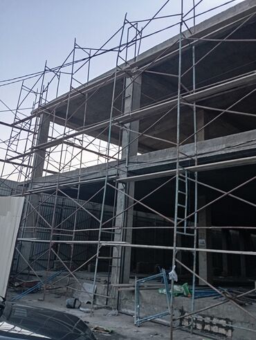 Naveslər, markizlər: Metal konstruksiyalı, yığılmış örtük. Həyətdə və ya bağda avtomobil — 5