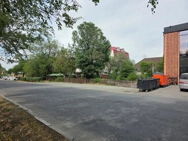 земельный участок в караколе: Продаю участок 11 соток, на участке имеется 6 топчанов,из