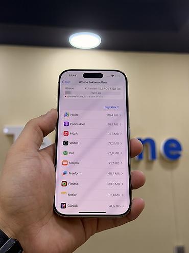 dubai version iphone: IPhone 16 Pro, 128 GB, Desert Titanium, Zəmanət, Kredit, Simsiz şarj — 6