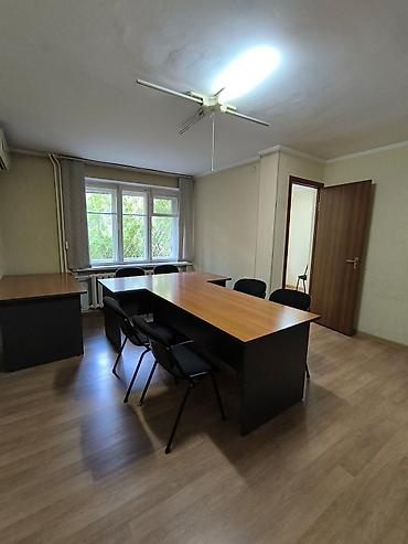 аккеме: Продажа офисов 43 м², С ремонтом, Многоэтажное здание, 1 этаж — 3