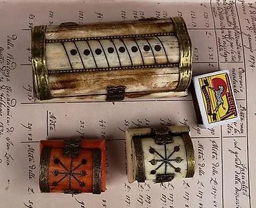 Kutije za odlaganje: Vintage Bone Box kutije od kamilje kosti. Cene su odredjene — 3
