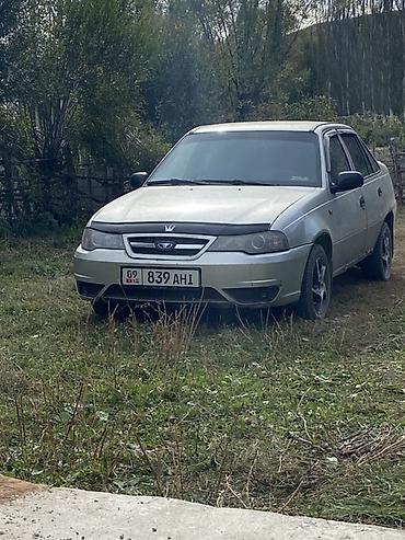 мотор суу: Daewoo Nexia: 2008 г., Кол менен иштөөчү, Бензин, Седан — 3
