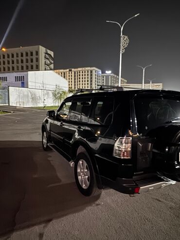 воздушный домкрат для авто: Mitsubishi Pajero: 2008 г., 3.2 л, Механика, Дизель, Внедорожник