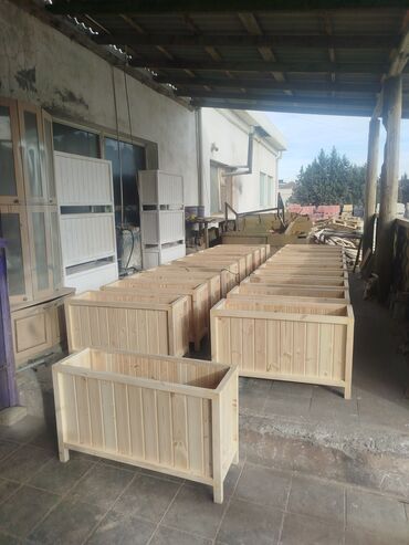 Bitkilər üçün dibçəklər: Taxta dipçəklər.Sex qiymətinə. ♦️Endrim mart ayı ▶️İstenilən modeldə — 5