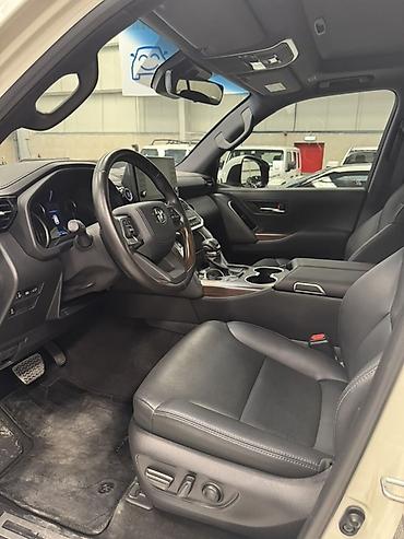 Продажа авто: Toyota Land Cruiser: 2022 г., 3.5 л, Автомат, Бензин, Внедорожник — 7