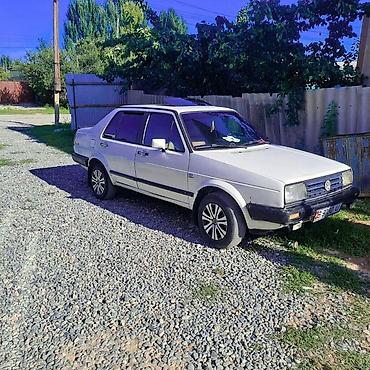 жаз авто: Volkswagen Jetta: 1986 г., Кол менен иштөөчү, Седан — 2