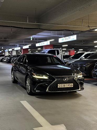Lexus: Lexus ES: 2020 г., 2.5 л, Гибрид, Седан — 2