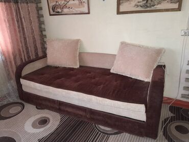 1 спальный диван: Диван-кровать, цвет - Бежевый, Б/у