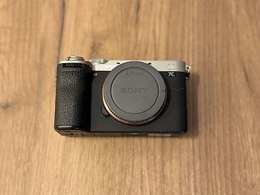 Sony Alpha 7C (ILCE-7C) tam kadr güzgüsüz fotoaparat - Kompakt