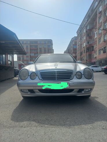 Mercedes-Benz: Mercedes-Benz 220: 2.2 l | 2001 il Sedan