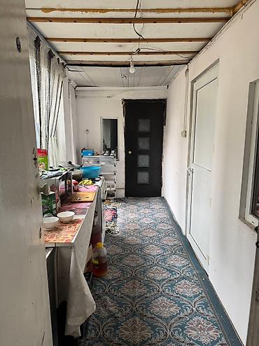 Продажа барачных домов: Продается в центре города 4-х комнатный дом, барачного типа с — 9