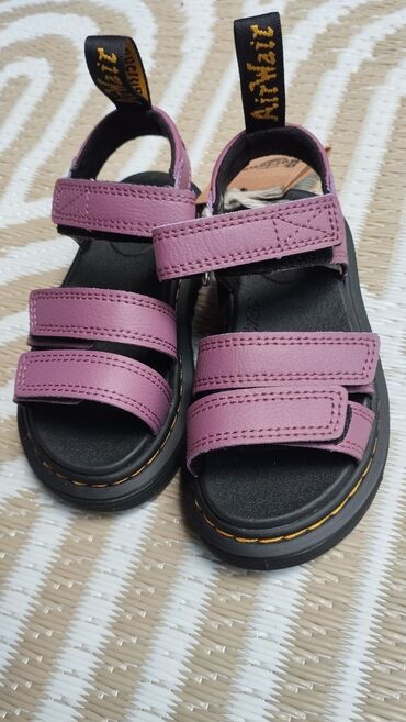 Sandale: Sandale, Dr. Martens — 11