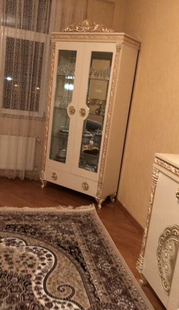 Yataq otağı dəstləri: 2 təknəfərlik çarpayı, 2 tumba, Komod, Termo, Azərbaycan, İşlənmiş — 5