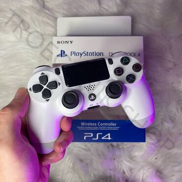 Video oyunlar üçün aksesuarlar: Playstation 4 joystick orijinaldir. Usb ve qutusu var. Az isledilib