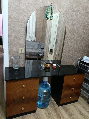 Uzunmüddətli kirayə mənzillər: Kirayə mənzil – şəhər mənzərəsi ilə - Plan: işıqlı otaq, ayrıca — 6