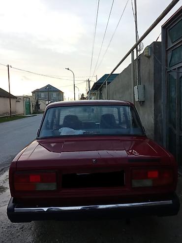 2107 baqaj: VAZ 2107, qırmızı rəng, sedan kuzov Xüsusiyyətlər: bez krasqa bez — 2