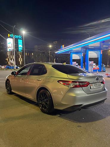 e2 byd: Toyota Camry: 2020 г., 2.5 л, Автомат, Гибрид, Седан — 2
