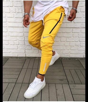 Trenerke: Cena 2300 dinara 
Mokra likra 
Veličine S M L XL XXL — 5