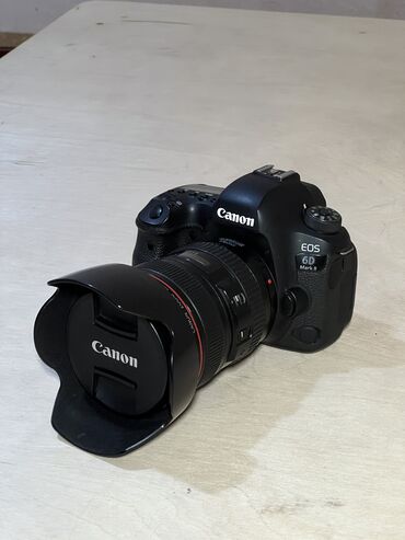 Canon 6D mark II В отличном состоянии В комплекте : Объектив 24-105