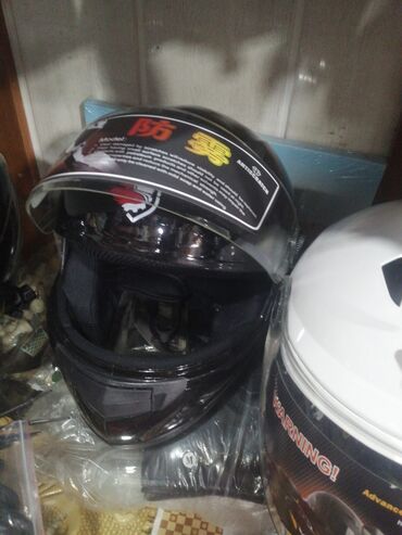 Moto dəbilqələr: Moto Dəbilqə Çənəsi açılan Mat qara 75azn Parlaq çənəsi açılan 95azn — 17