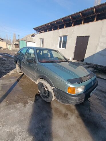 Volkswagen: Volkswagen Passat: 1989 г., 1.8 л, Механика, Бензин, Седан