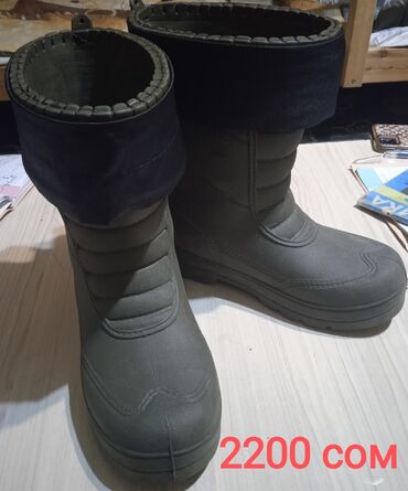 обувь зима женская: Продаются: 1) всесезонные эва-сапоги 41/42 размера со съемными