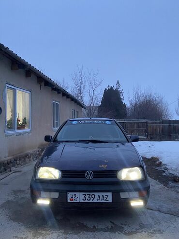 Volkswagen: Volkswagen Golf: 1994 г., 1.8 л, Механика, Бензин, Хэтчбэк