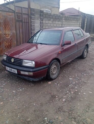 Volkswagen: Volkswagen Vento: 1.8 л, Механика, Бензин