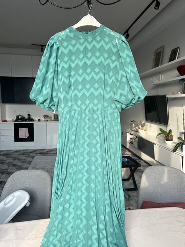 Ziyafət donları: Asosdan alinib. Ingiltereden getirilib. Alış qiymətlərini qeyd edirem — 8