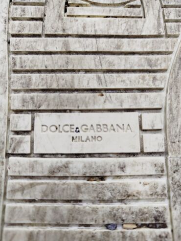 Krasofkalar və idman ayaqqabıları: Dolce&Gabbana orijinal ayaqqabı satılır.4-5 dəfə geyilib.Orijinal -da lalafo.az — 14 Krasofkalar və idman ayaqqabıları: Dolce&Gabbana orijinal ayaqqabı satılır.4-5 dəfə geyilib.Orijinal — 14