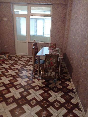 Mənzillər: Kirayə 3 otaqlı mənzil, giriş kalidor 6kv, holl 8kv studiya zal — 5