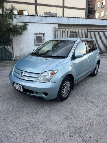 Toyota: Toyota ist: 2003 г., 1.3 л, Автомат, Бензин, Хэтчбэк