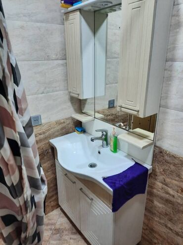 Uzunmüddətli kirayə mənzillər: Memar əcəmi metrosu 5 mərtəbəli binanın 1-ci mərtəbəsində 3 otaqlı — 10