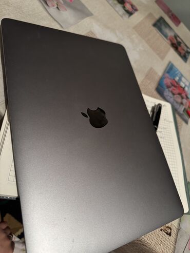 арзан планшет: Ноутбук, Apple, 8 ГБ ОЭТ, Apple M1, Колдонулган, Жумуш, окуу үчүн