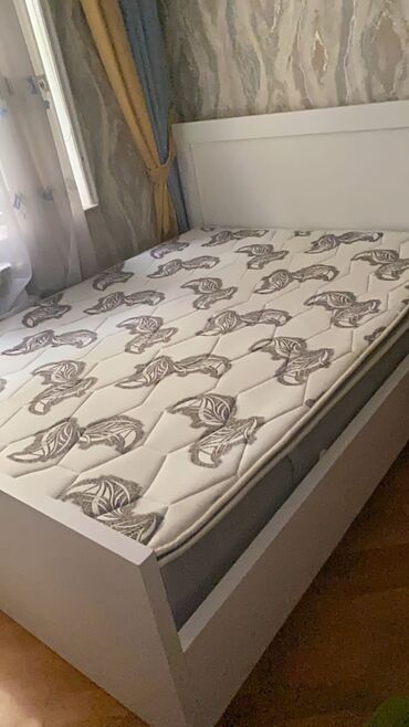 Mebel: Yataq 200₼ .Matras ortopetikdi .Unvan Ehmedli .&Rumi