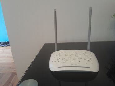 Modemlər və şəbəkə avadanlıqları: Salam modemdir təcili satıram almışam 112 azn teze işlək — 9