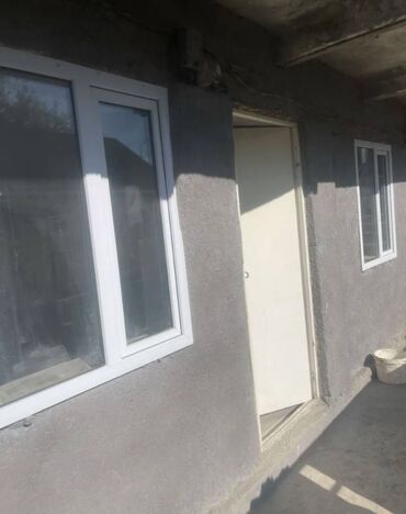снять квартиру в заре: 1 бөлмө, Кыймылсыз мүлк агенттиги, Чогуу жашоосу жок, Жарым -жартылай эмереги бар