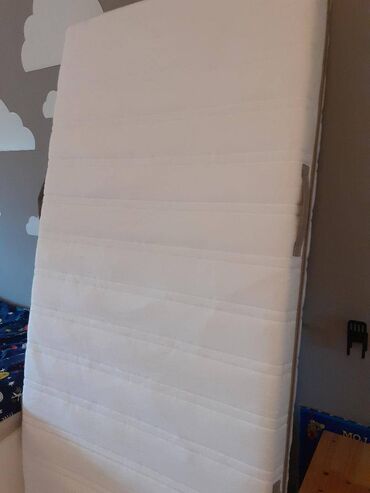 Ikea MALVIK dusek od memorijske pene, dimenzije 90x200cm. Periva