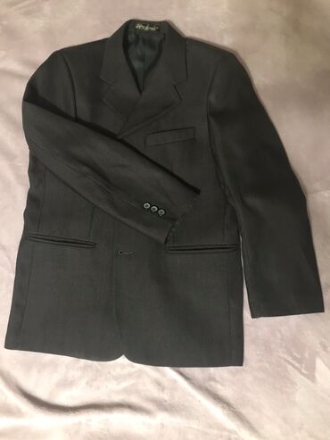 пиджак кожа: Продаю пиджак на мальчика,новый,лет на 10-11