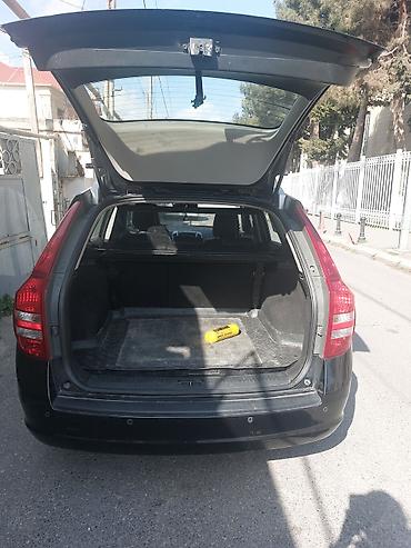 kia ceed sw: Kia Cee’d SW (universall) – qara rəng Xüsusiyyətlər: - Ban növü — 3