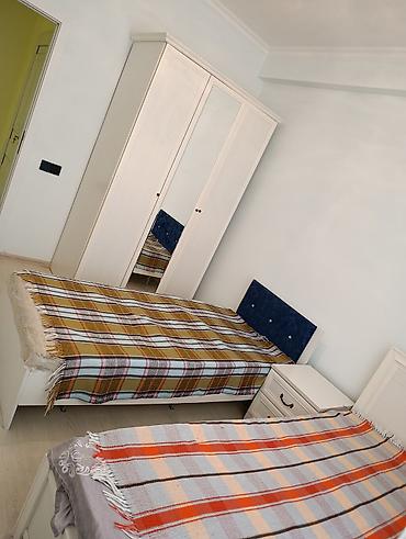 20 ci sahede evler: 3otaqlı mənzil – mətbəx-studiya və yataq otağı Xüsusiyyətlər: - Açıq — 7