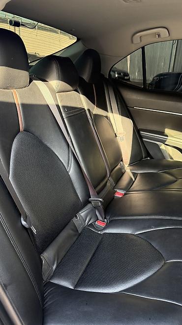 d 4d: Toyota Camry: 2019 г., 2.5 л, Гибрид — 9