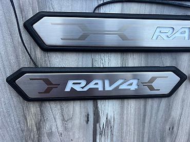 Пороги и комплектующие: Внутренние накладки порогов Toyota, 2020 г., Новый, Аналог — 6