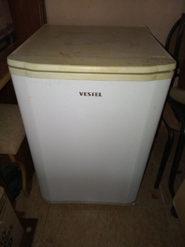 bir tankda mətbəx mebeli: Bir kameralı soyuducu Vestel