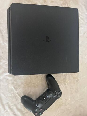 супер удобная мышка: Игровая консоль Sony PlayStation 4 slim черного цвета в комплекте с