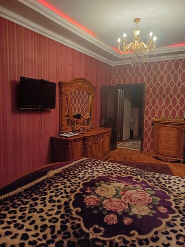 Köhnə tikili: Mənzilin daxili dizaynı və komplektləri - Geniş dəhliz: dekorativ daş — 10